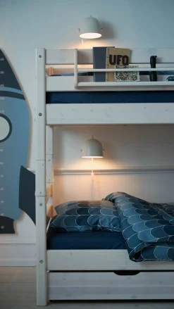Etagenbett mit senkrechter Leiter