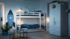 Etagenbett mit senkrechter Leiter