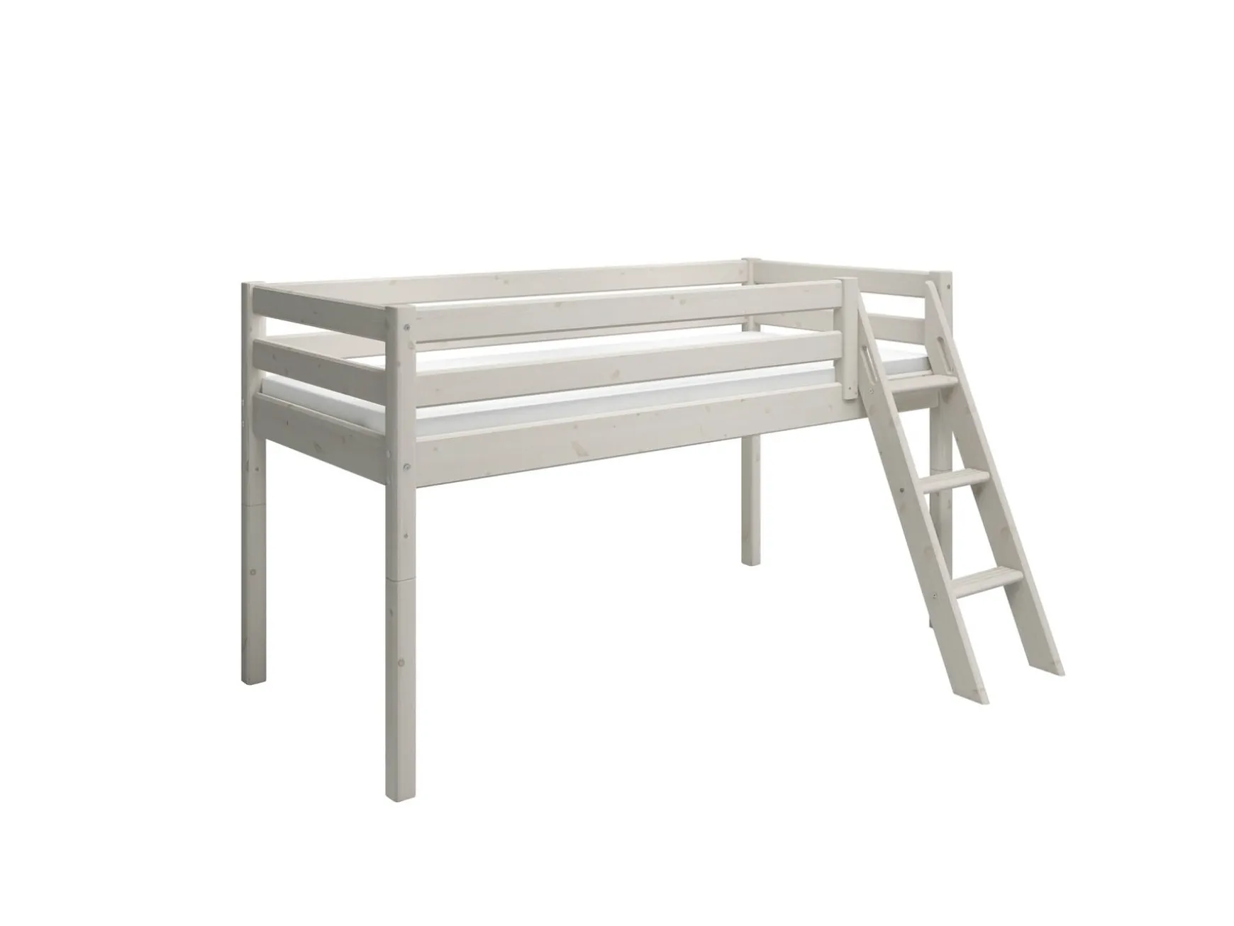 Halbhohes Bett mit Schrägleiter