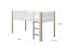 Halbhohes Bett mit senkrechter Leiter