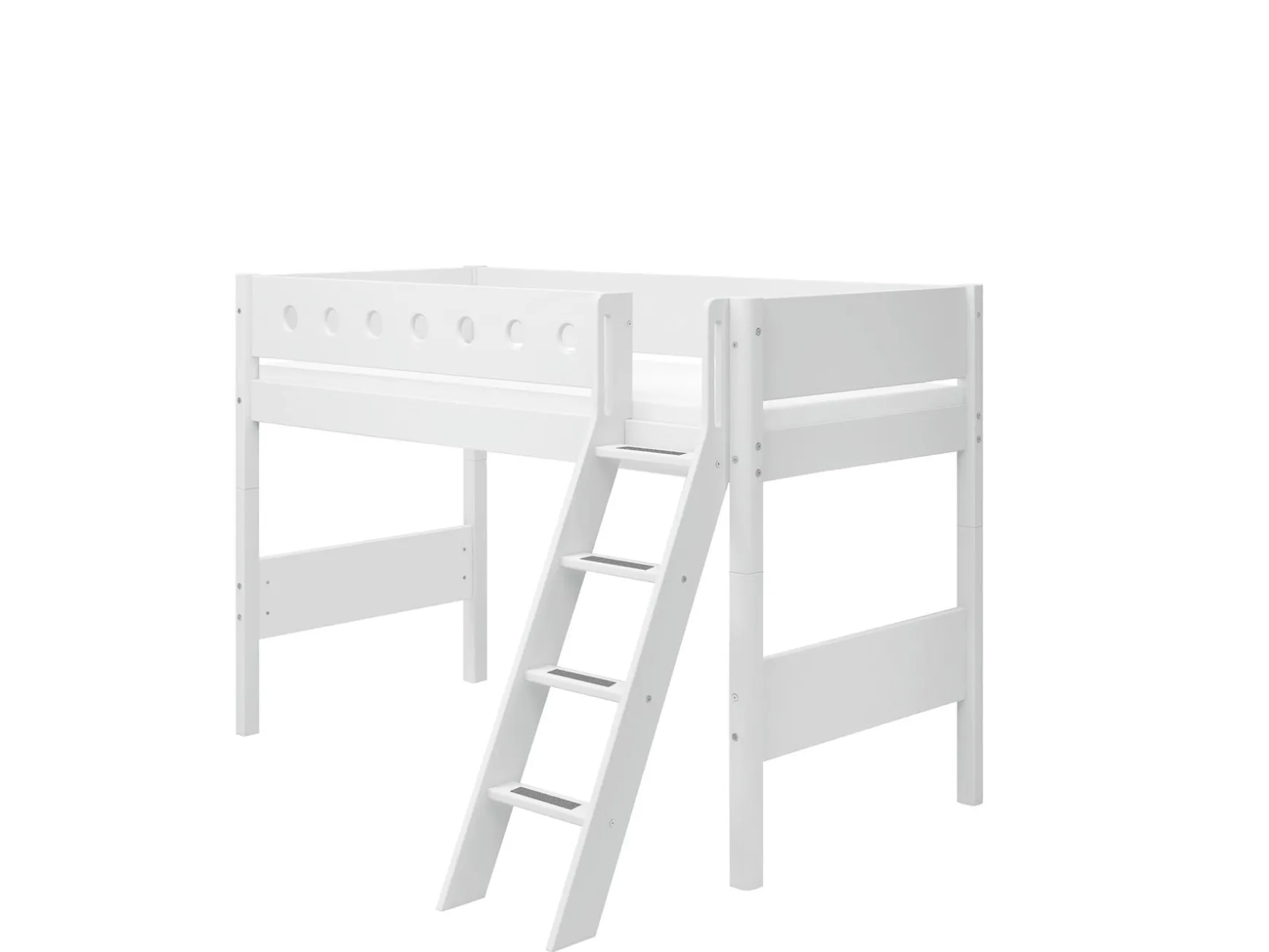 Mittelhohes Bett mit Schrägleiter